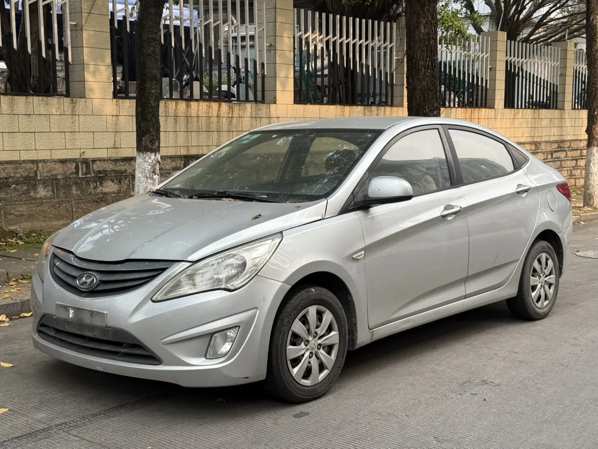 Hyundai Hyundai Verna (Rena) 2010