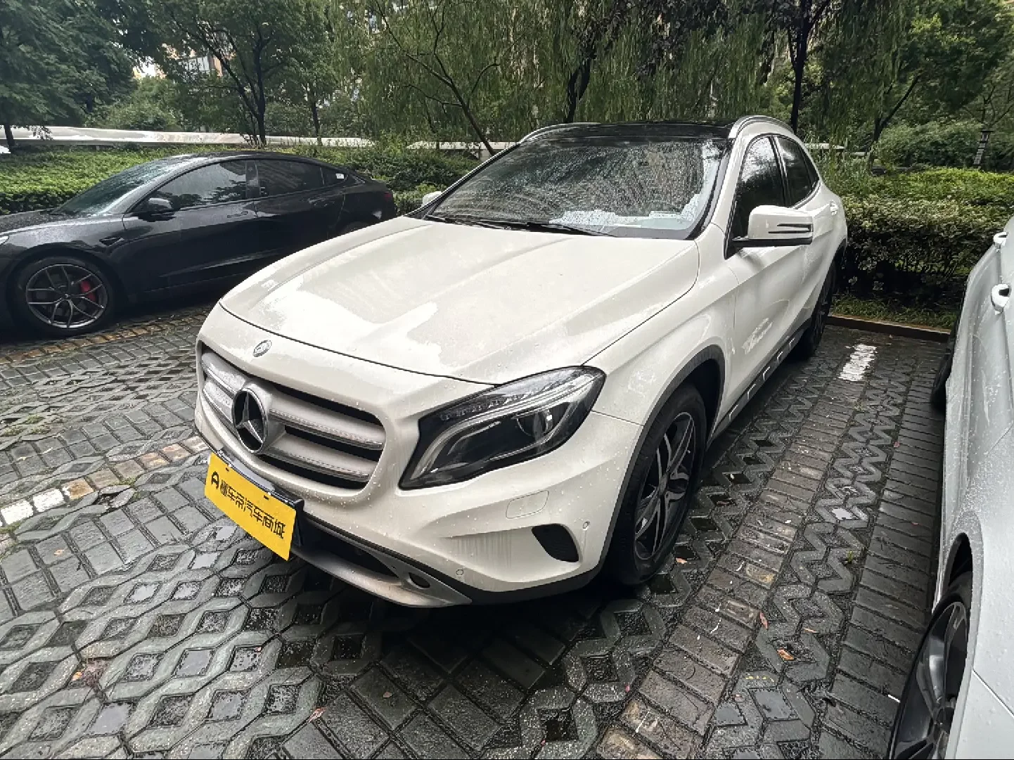 Mercedes-Benz GLA 2015