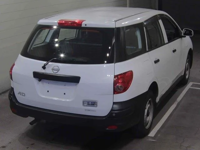 Nissan AD 2021