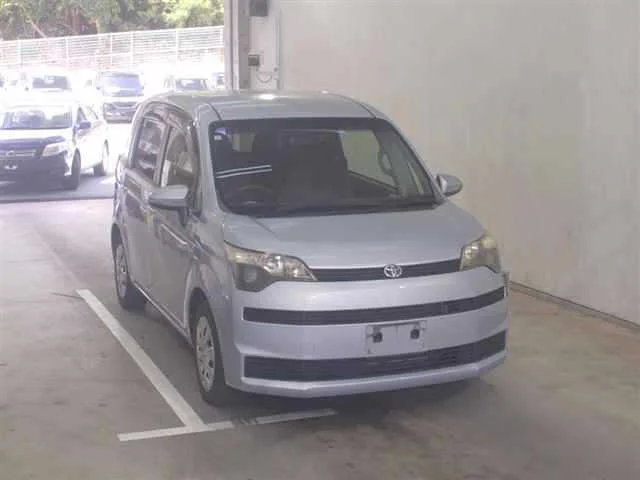 Toyota Spade 2015
