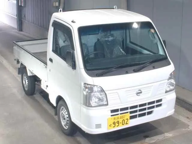 Nissan Nissan NT100 2021