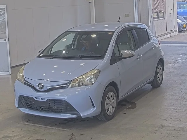 Toyota Vitz 2015