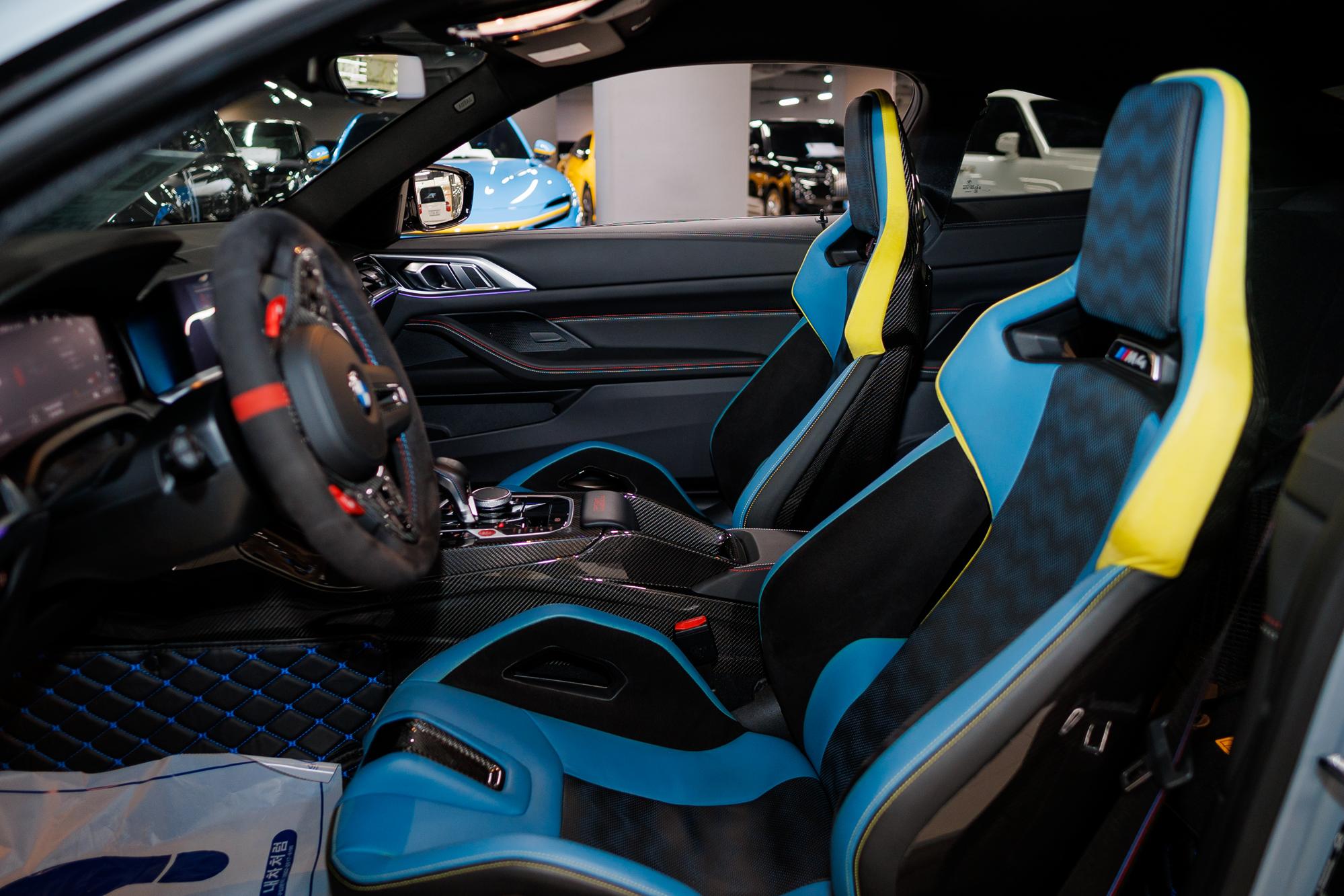 BMW M4 фото 