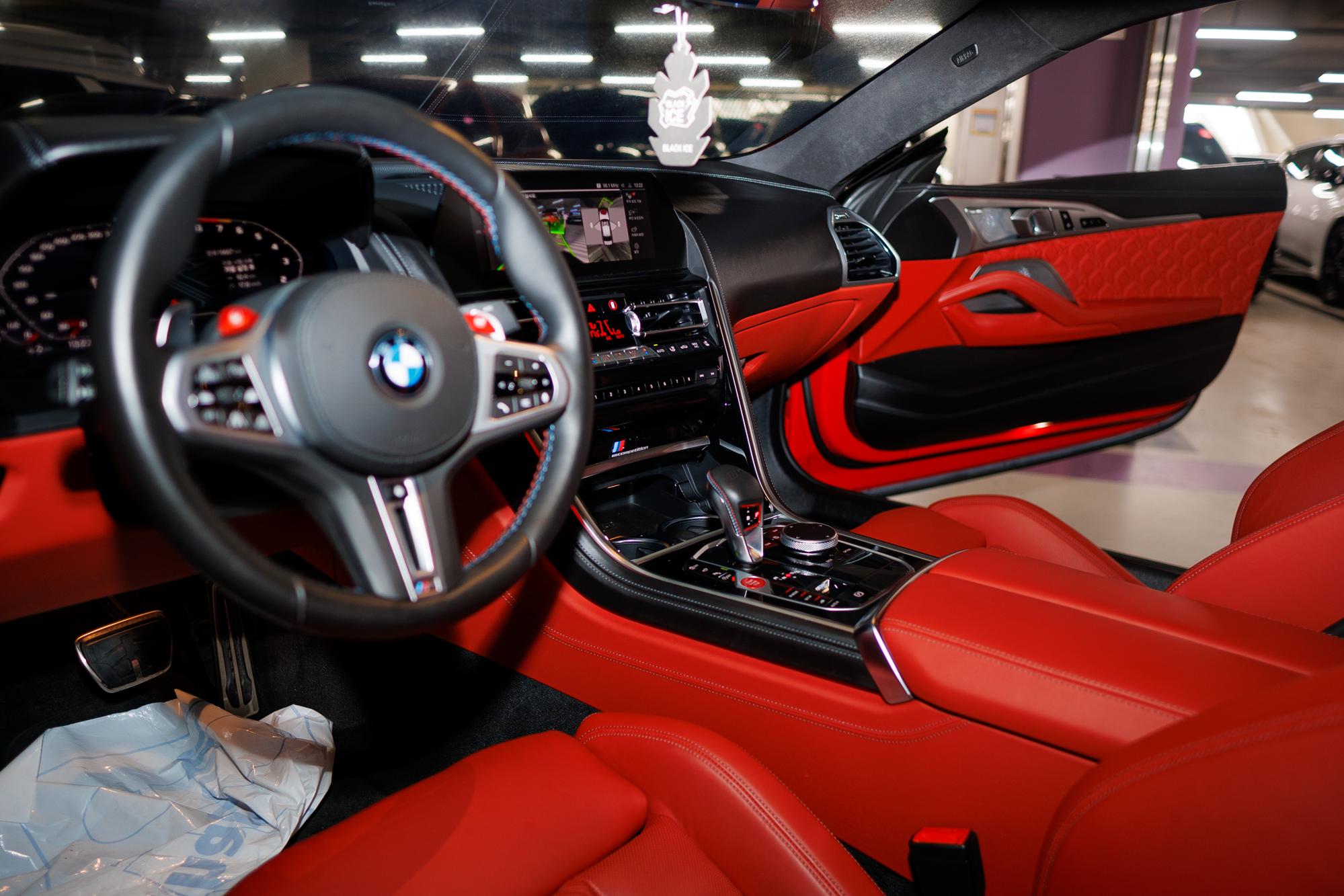 BMW M8 фото 