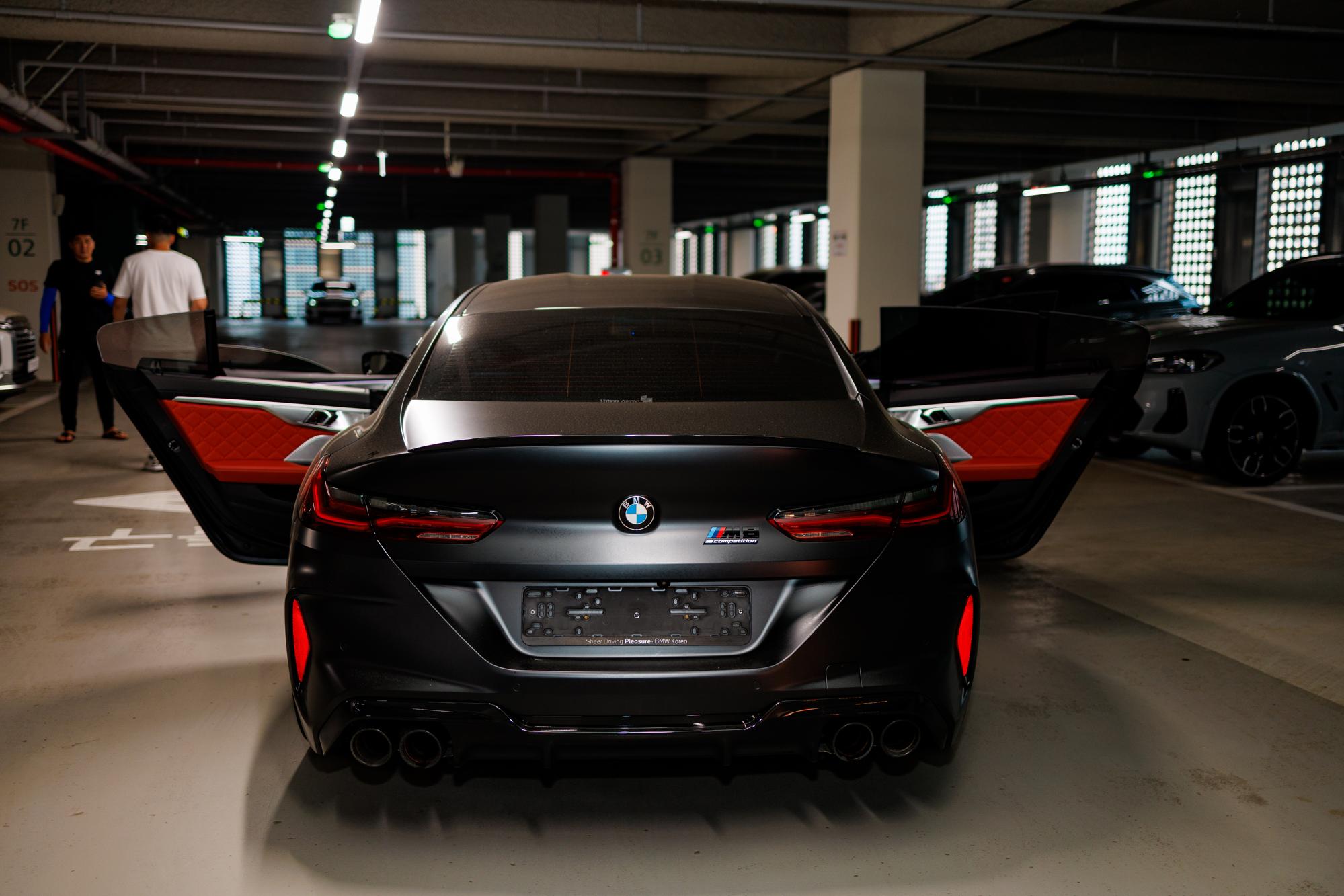 BMW M8 фото 