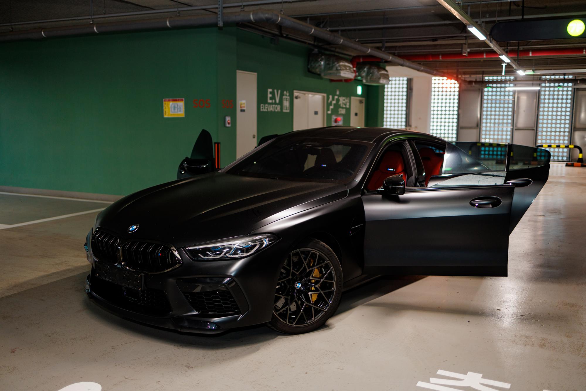 BMW M8 фото 